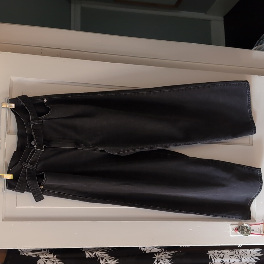 Levi's high-waisted belted baggy jeans